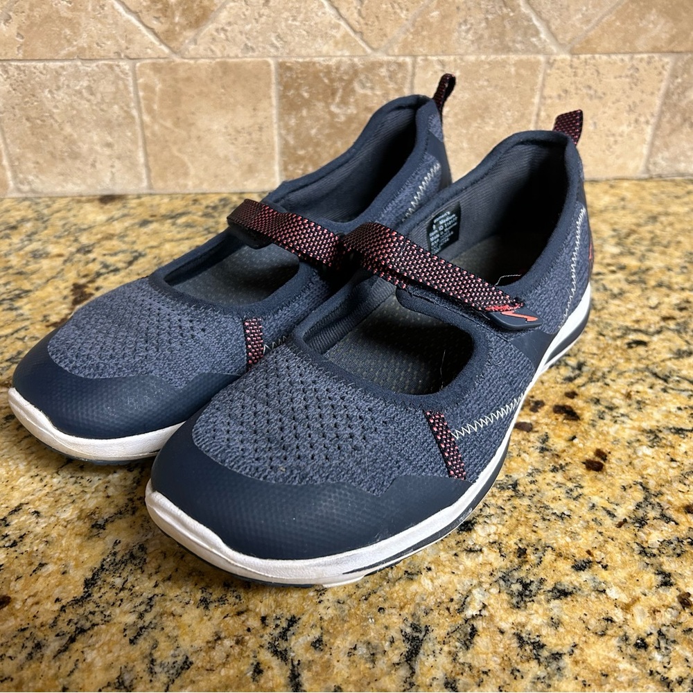 Women’s Walking Shoes L L Bean Navy Maroon Easy On Mary Jane Sneakers Size 9
